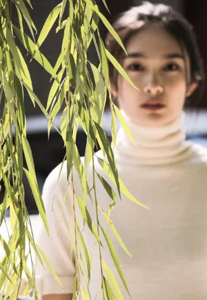 王可如清爽甜美户外写真_4
