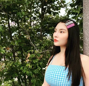 徐冬冬蓝色格子吊带裙性感图片_2