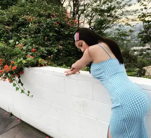 徐冬冬蓝色格子吊带裙性感图片_3