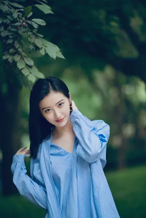 景甜清新文艺户外写真图片_2