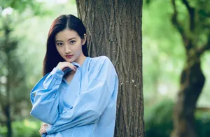 景甜清新文艺户外写真图片_3