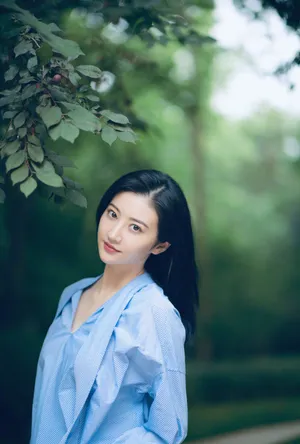 景甜清新文艺户外写真图片_4