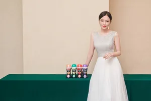 秦岚性感白裙写真图片_7