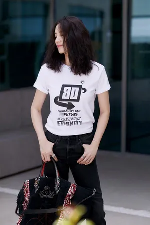 宋佳简约清爽私服图片