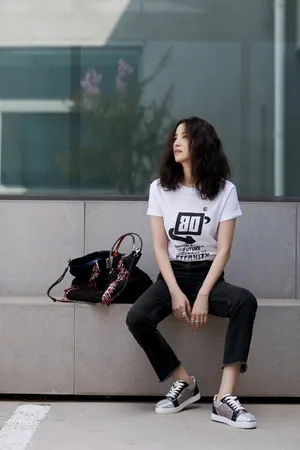 宋佳简约清爽私服图片
