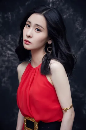 张碧晨性感红裙写真图片