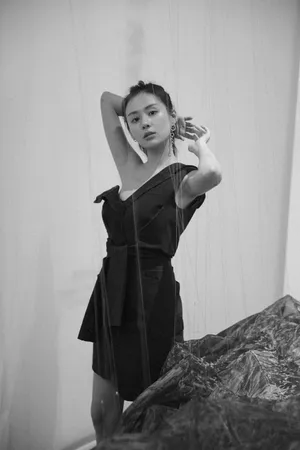 郑合惠子性感露肩活动照图片_1