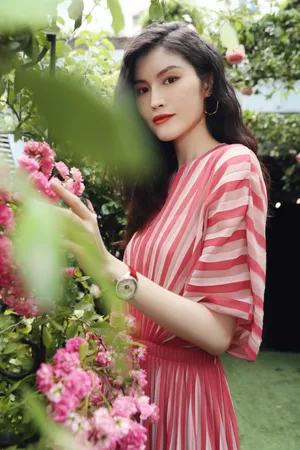 何穗性感靓丽写真图片_2