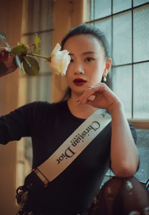 李梦古典优雅街拍图片_6