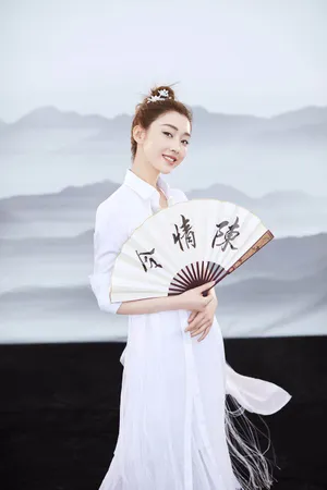 宣璐女侠气清新写真图片