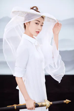 宣璐女侠气清新写真图片