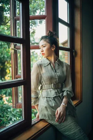 唐诗逸活动照图片