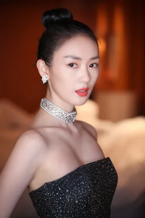 童瑶性感优雅写真图片