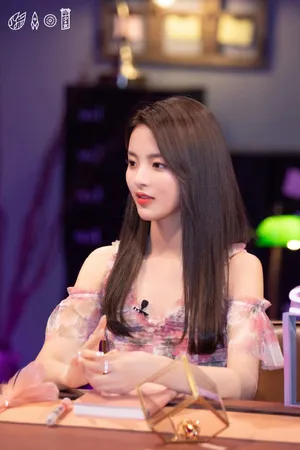 杨超越《心动的信号》甜美剧照图片_4