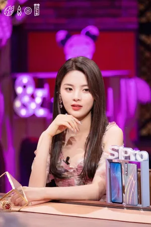 杨超越《心动的信号》甜美剧照图片_5