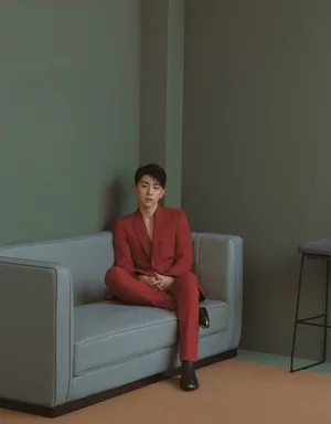 邓伦绅士儒雅写图片_1