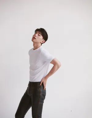 邓伦绅士儒雅写图片_2