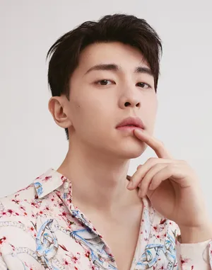邓伦绅士儒雅写图片_5