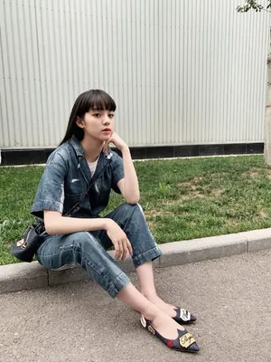 欧阳娜娜清新俏皮街拍图片_2