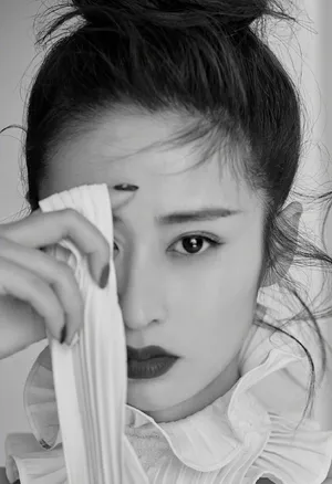 颖儿成熟妩媚时尚杂志写真大片_7