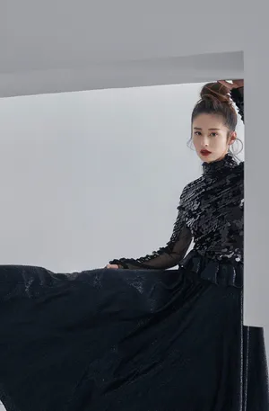 颖儿成熟妩媚时尚杂志写真大片_8