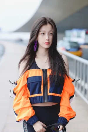 虞书欣亮橘色甜美图片
