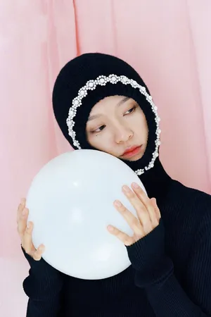 周笔畅裸妆清新杂志写真图片_4