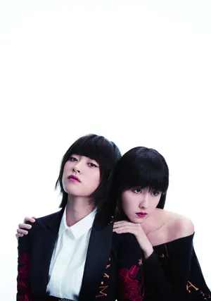 陈都灵沈月合体甜美写真图片_5