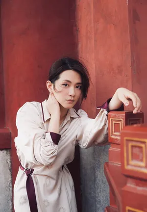 陈昊宇清爽休闲写着图片_8