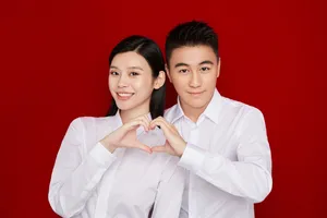 奚梦瑶何酋君甜蜜结婚照图片
