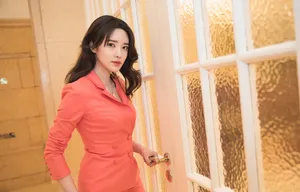 张璇成熟干练活动照图片_4