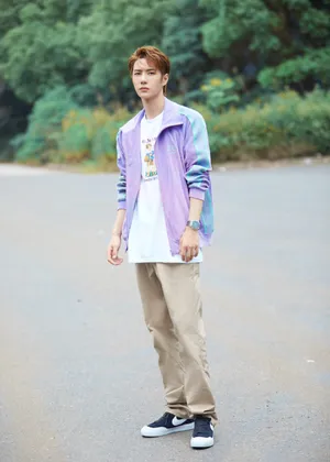 盐系少年王一博帅气写真图片_5