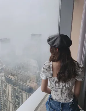 张子萱纤细身材高冷生活照图片