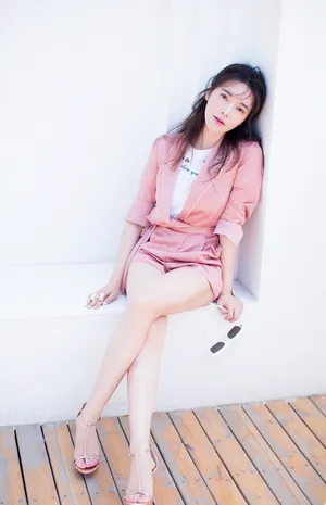 张璇甜美写真图片_4