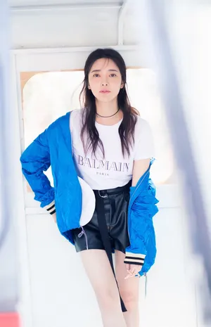 张璇甜美写真图片_7