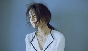 张璇慵懒写真图片