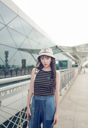 刘萌萌夏日清新街拍图片_1