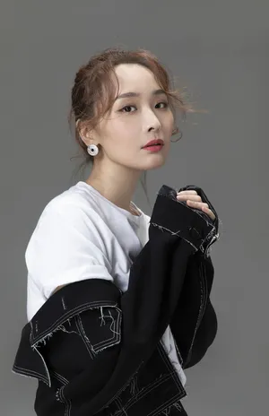 李曼成熟魅力写真图片_3