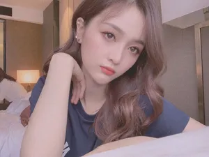 吴宣仪甜美性感自拍照图片_3