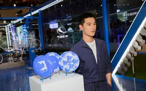 杨洋工装寸头清爽活动图片_4