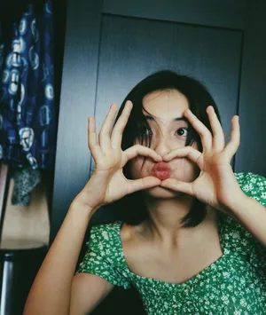 张子枫可爱俏皮写真图片_4