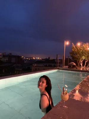 何穗泳池诱惑性感图片_3