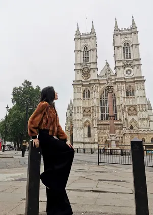 汤晶媚清新靓丽旅拍图片_6