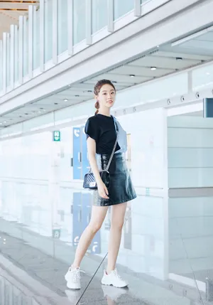 祝绪丹俏皮可爱机场照图片_4