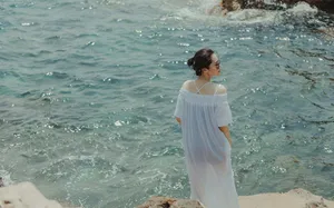 许晴夏日泳池性感图片_7