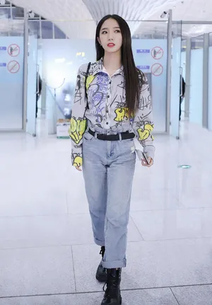 孟美岐夏日清新街拍照图片_1