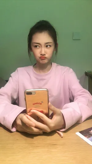 苗苗清新粉嫩街拍图片_1