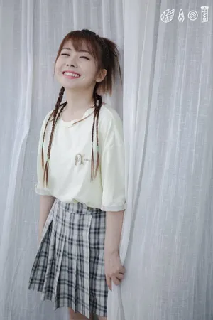赖美云甜美俏皮写真图片