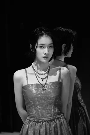 张雪迎性感美艳写真图片_4