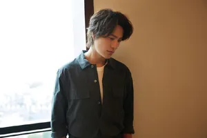 陈坤工装服文艺写真图片_1